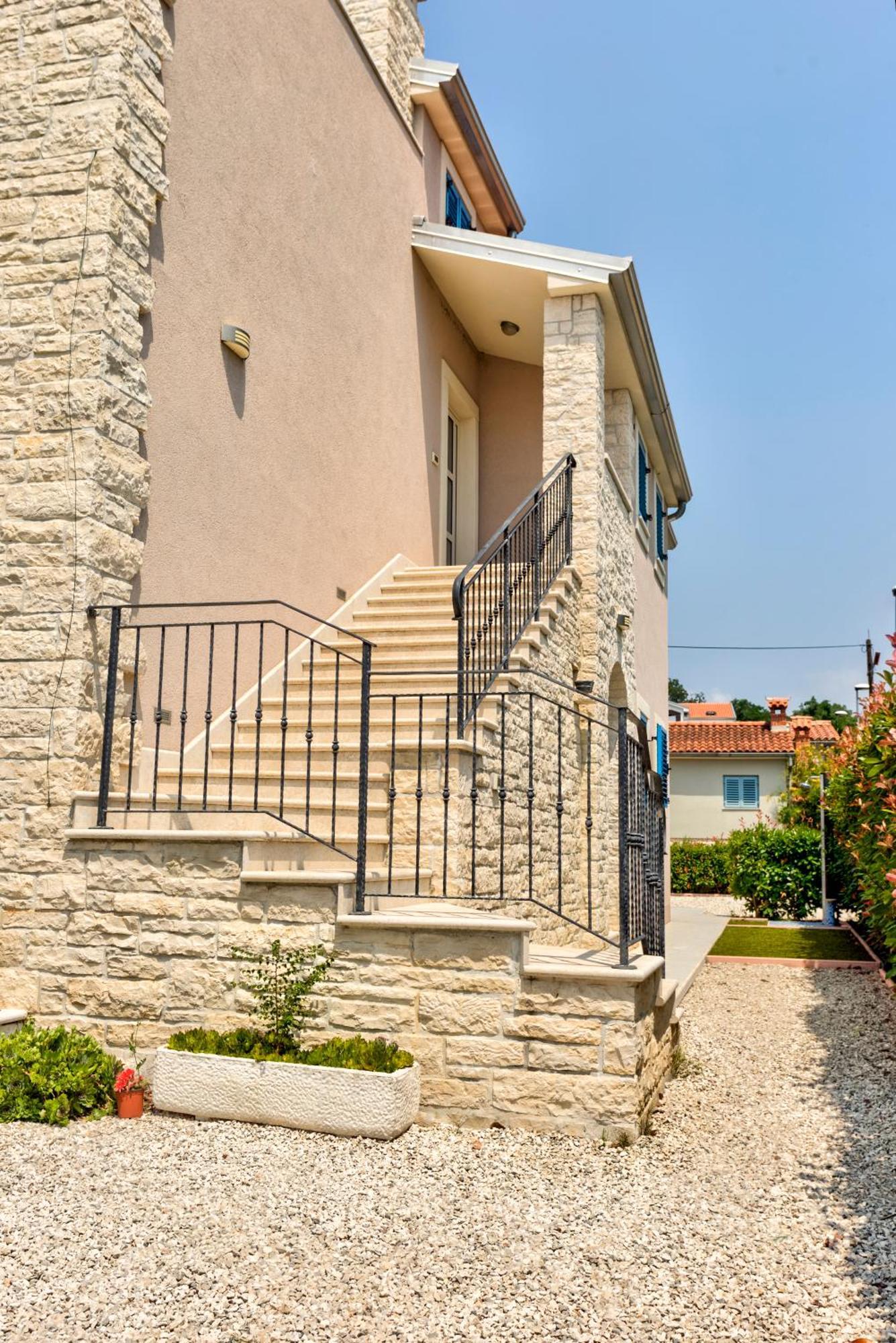 Apartment In Villa Moletto Seaside & Relax - 4 Guests Lovrecica  Bagian luar foto